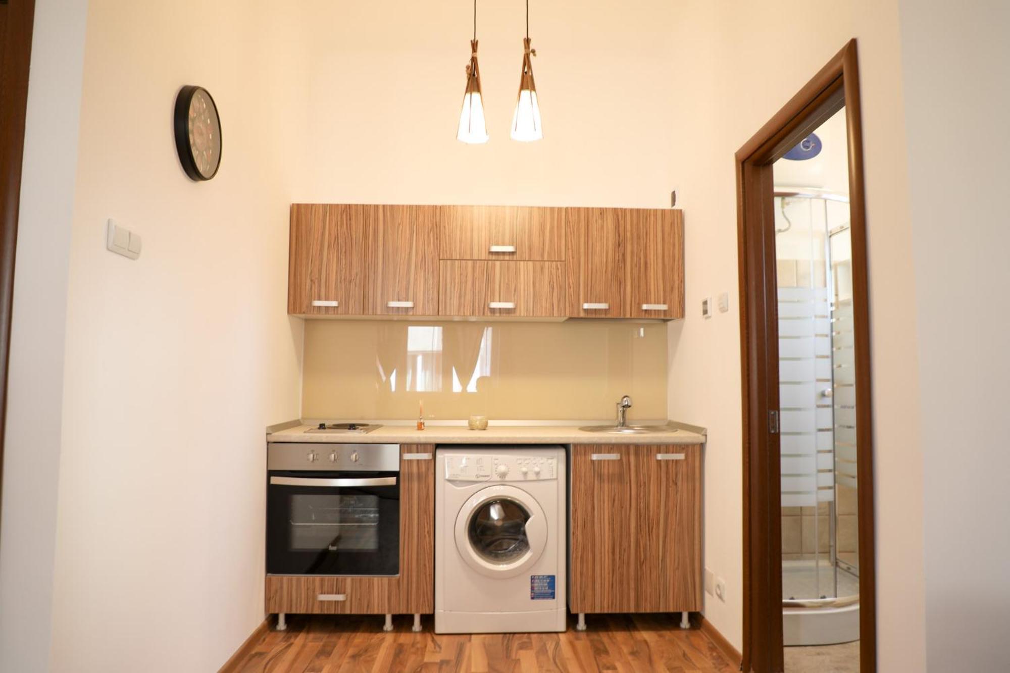 Ultracentral Apartament With Balcony - Old Town Bukares Bagian luar foto